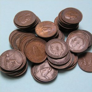 Huge Farthing Group, eighty coins around F.