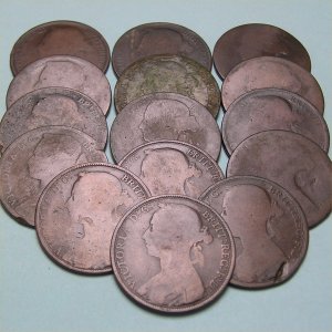 Huge Penny Group, thirty six coins around F. Detail